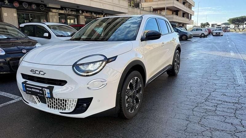 Käytetty Fiat 600 La Prima 101 HP (74 kW) 2025 Valkoinen Katumaasturi