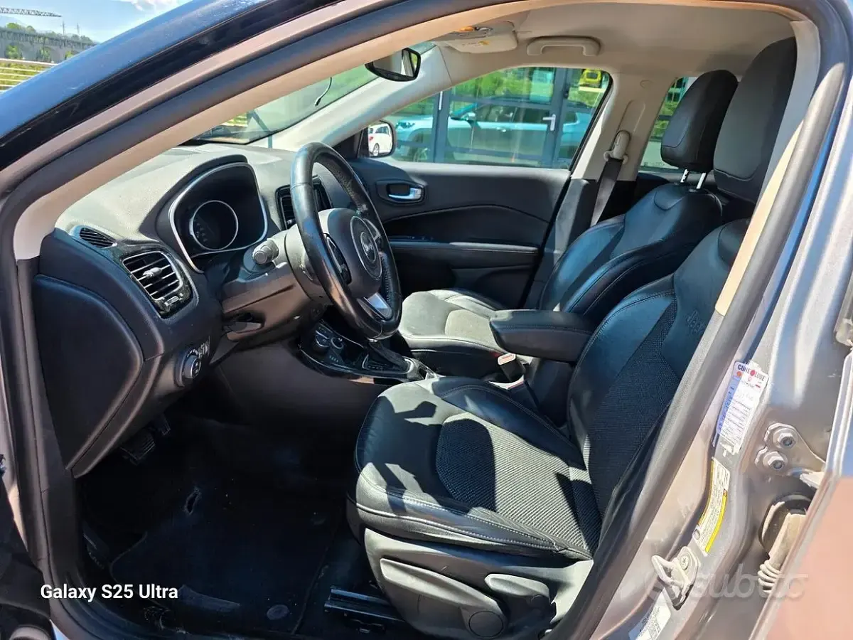 Usata Jeep Compass Limited 140 CV (102 kW) 2018 Grigio SUV