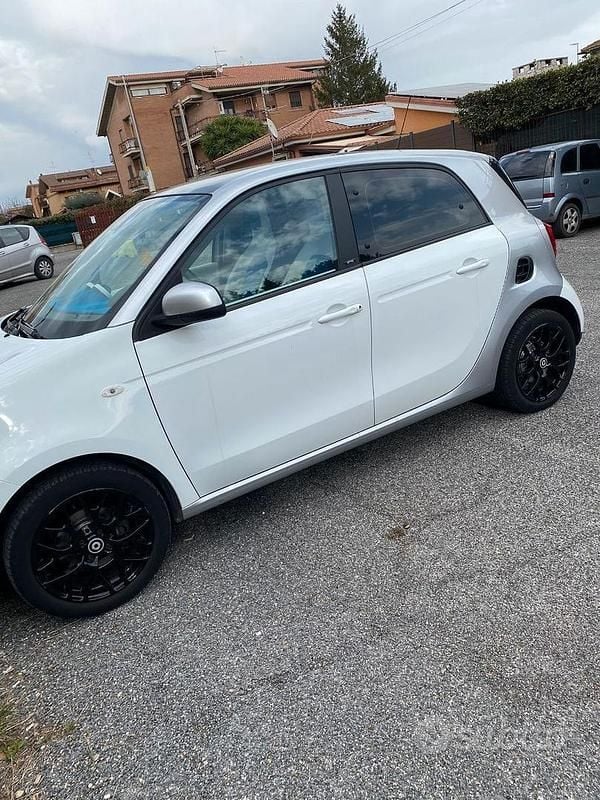 Usata Smart ForFour Proxy 71 CV (52 kW) 2016 Bianco Utilitaria