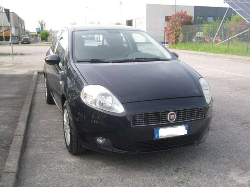 Usato 2007 Fiat Grande Punto 1.4 Benzin 95 CV (3.800 €)