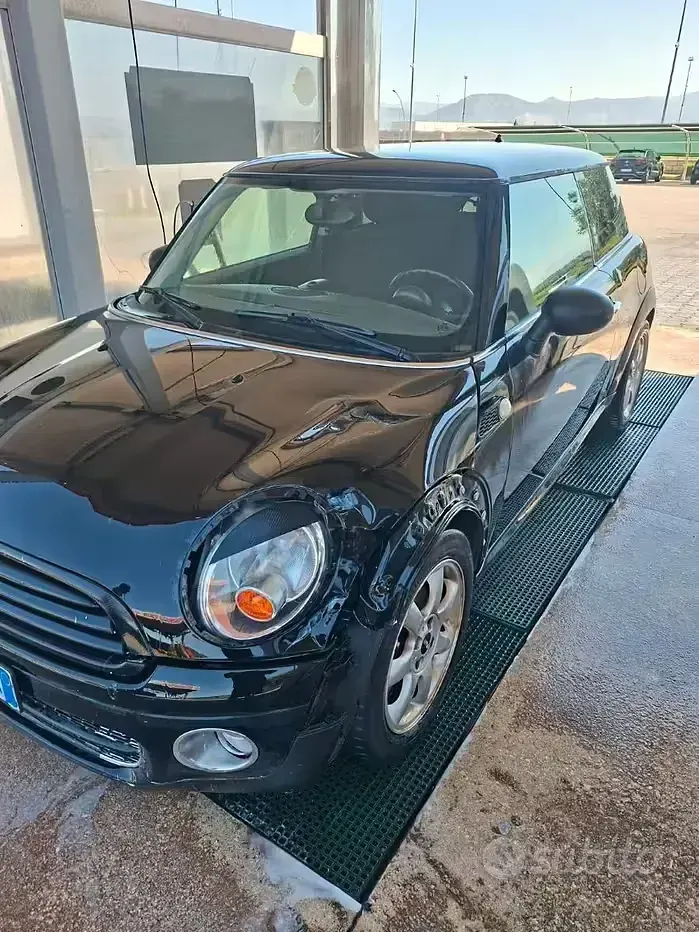 Usata Mini Cooper 109 CV (80 kW) 2009 Nero Utilitaria
