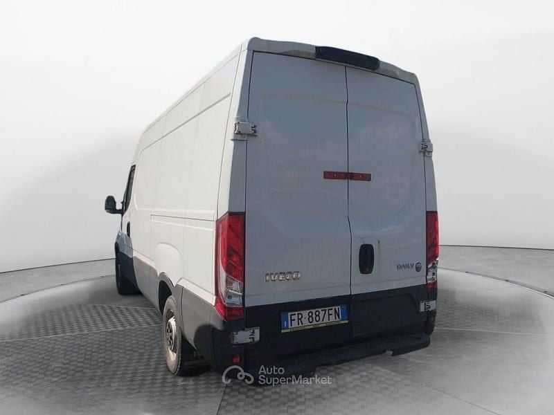 Usata Iveco Daily 116 CV (85 kW) 2018 Bianco Berlina