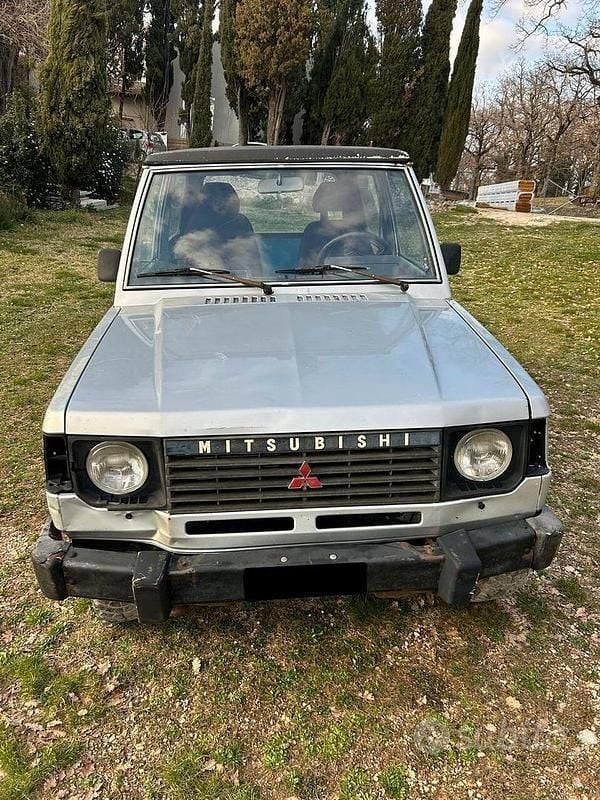 Usata Mitsubishi Pajero Top 84 CV (61 kW) 1988 Grigio SUV