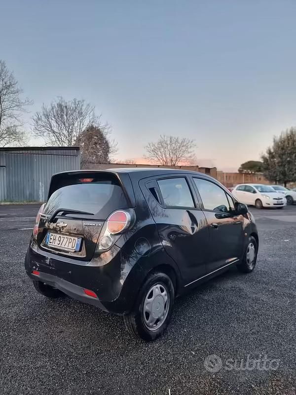 Usata Chevrolet Spark LS 92 CV (67 kW) 2011 Nero Utilitaria