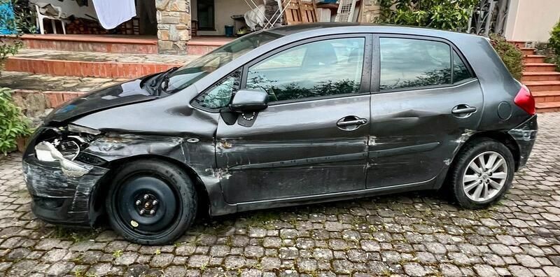 Usata Toyota Auris 2006 Grigio Berlina