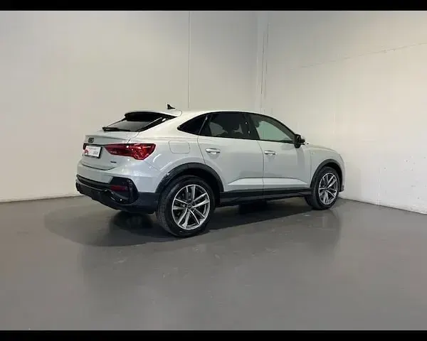 Usata Audi Q3 Sportback S-Line 193 CV (141 kW) 2025 Argento rugiada metallizzato SUV