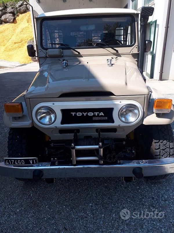 Usata Toyota Land Cruiser 1970 Marrone SUV