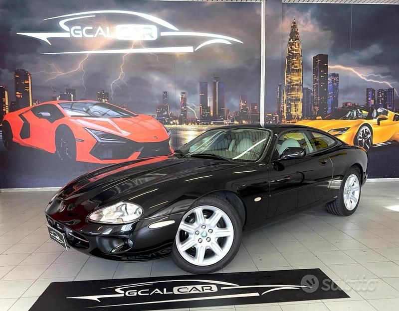 Usata Jaguar XK8 284 CV (208 kW) 1998 Nero Coupé