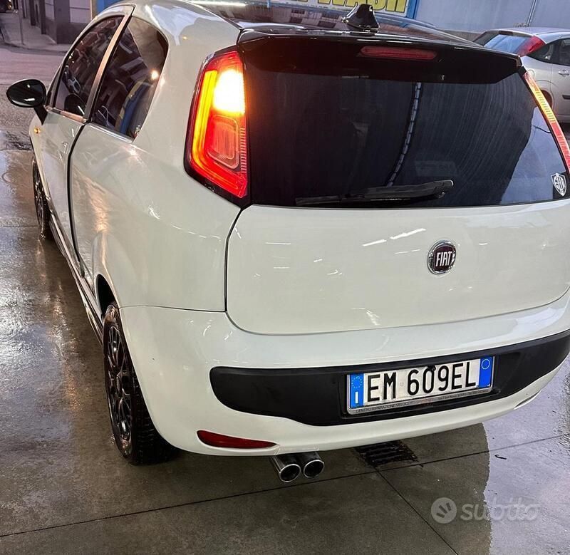 Usata Fiat Punto Evo 75 CV (55 kW) 2012 Bianco Utilitaria