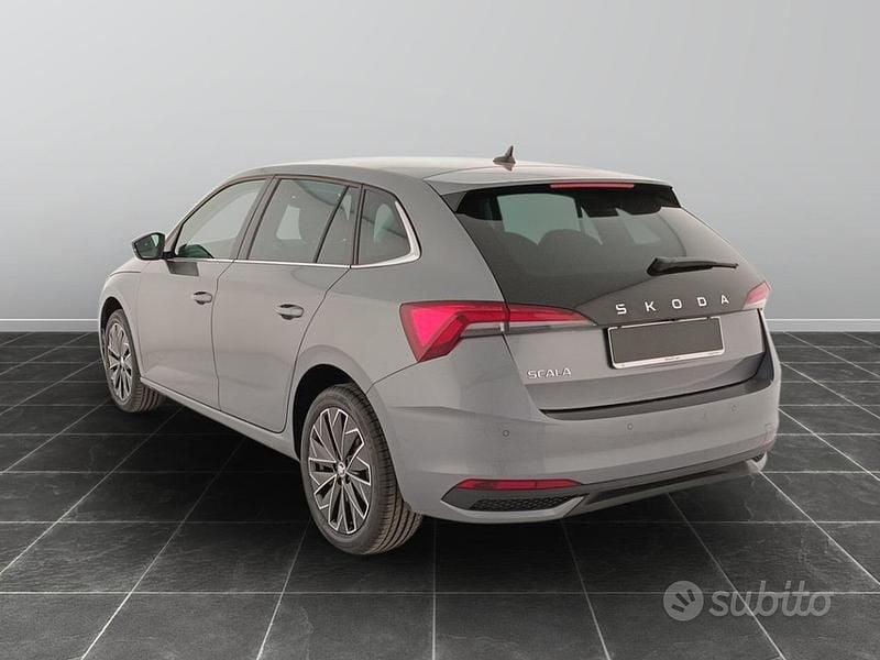 Usata Skoda Scala Selection 116 CV (85 kW) 2024 Grigio Utilitaria
