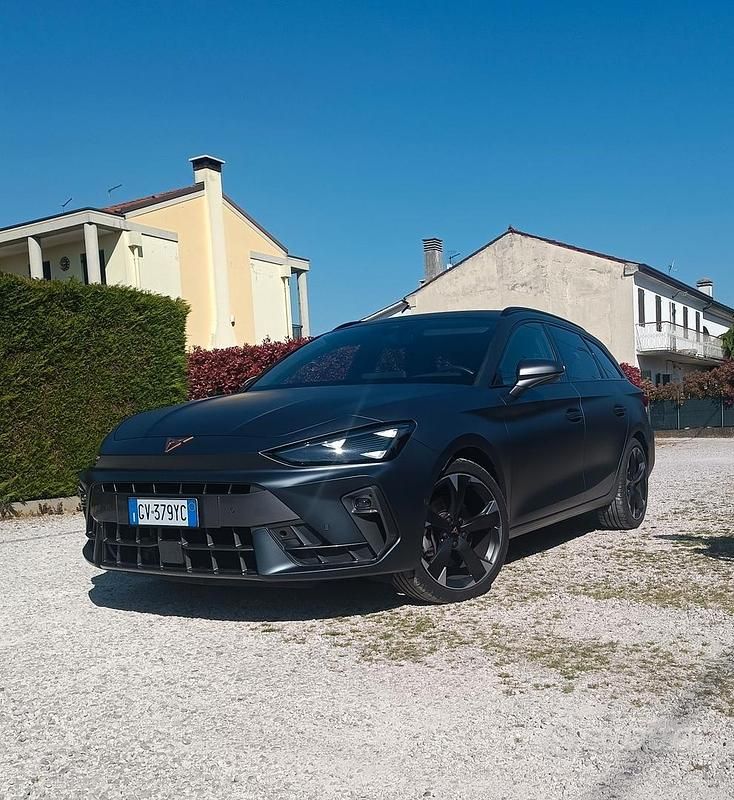 Usata Cupra Leon 150 CV (110 kW) 2024 Grigio Station wagon