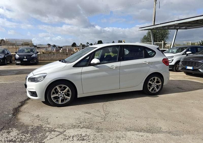 Usata BMW 218 Active Tourer Luxury Line 150 CV (110 kW) 2015 Bianco Monovolume