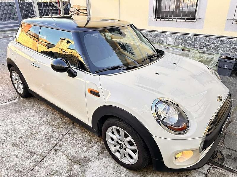 Usata Mini ONE 75 CV (55 kW) 2017 Utilitaria