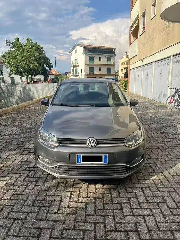 Usata VW Polo 75 CV (55 kW) 2017 Grigio Berlina