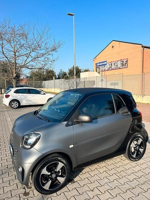 Grigio Usata 2021 Smart ForTwo Electric Drive Coupé | 11.500 € (Ottimo prezzo) - Immagine 1/4
