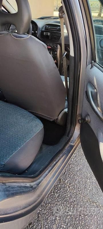 Usata Fiat Punto 60 CV (44 kW) 2004 Utilitaria