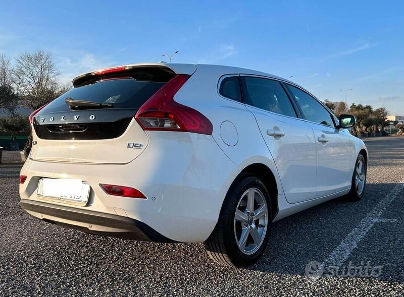 Usata Volvo V40 Momentum 115 CV (84 kW) 2013 Bianco Station wagon