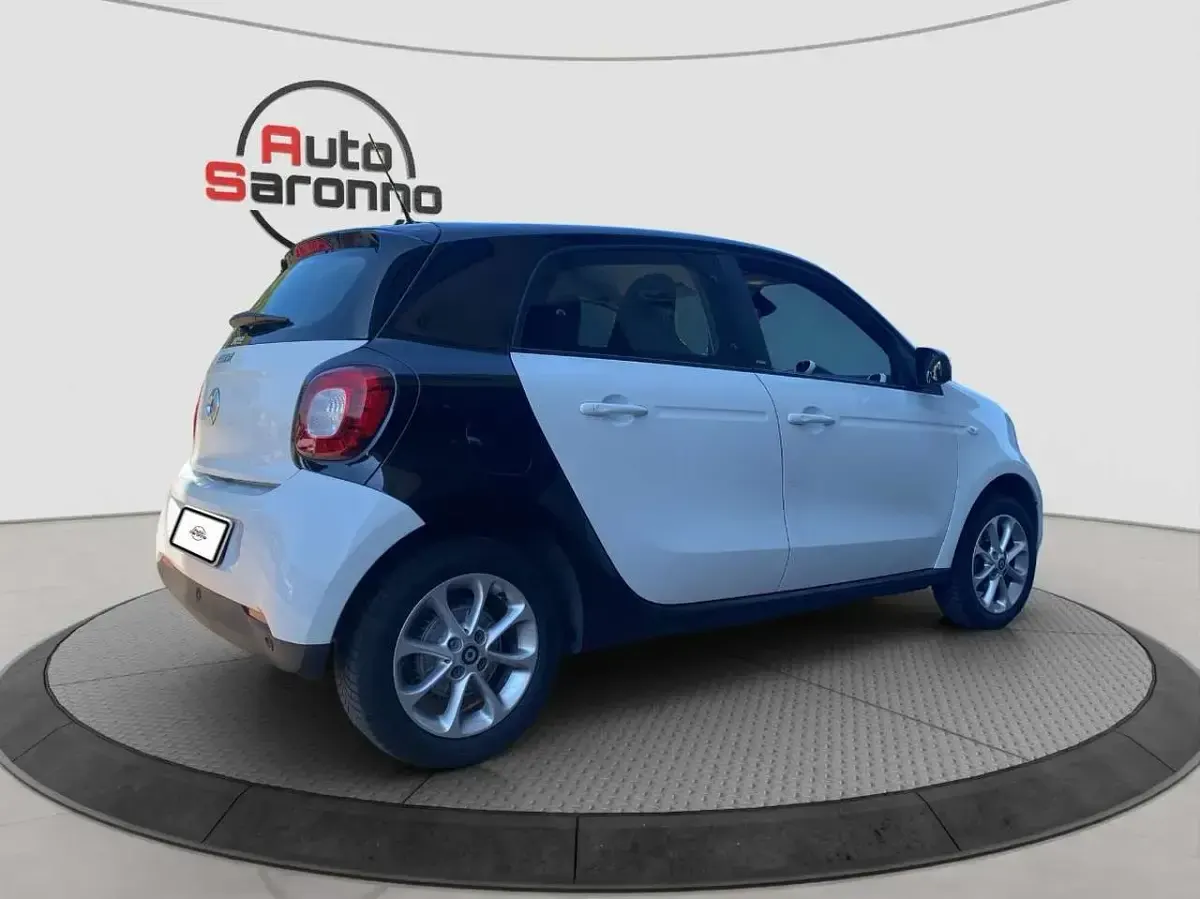 Usata Smart ForFour Passion 71 CV (52 kW) 2017 Bianco Utilitaria