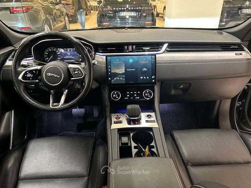 Usata Jaguar F-Pace R-Dynamic 163 CV (119 kW) 2022 Aero grey SUV