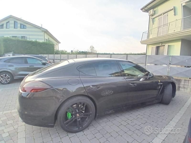 Usata Porsche Panamera 250 CV (183 kW) 2012 Nero Berlina