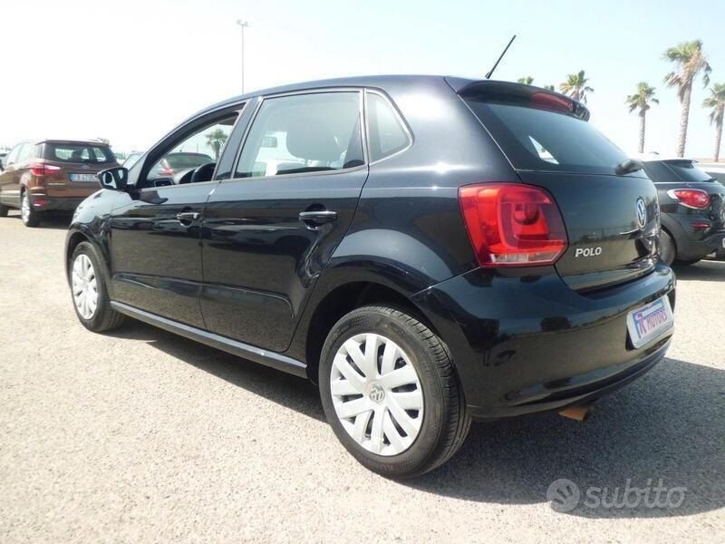 Begagnad VW Polo Highline 90 HK (66 kW) 2010 Grå Sedan