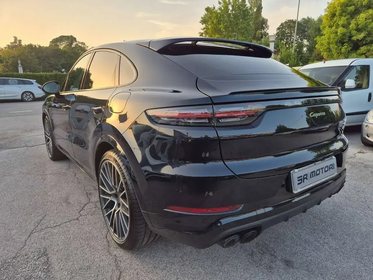Usata Porsche Cayenne Platinum Edition 340 CV (250 kW) 2022 Blu moonlight SUV