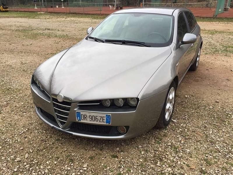 Beige Usata 2008 Alfa Romeo 159 Station wagon | 1200 € (Super prezzo) - Immagine 1/4