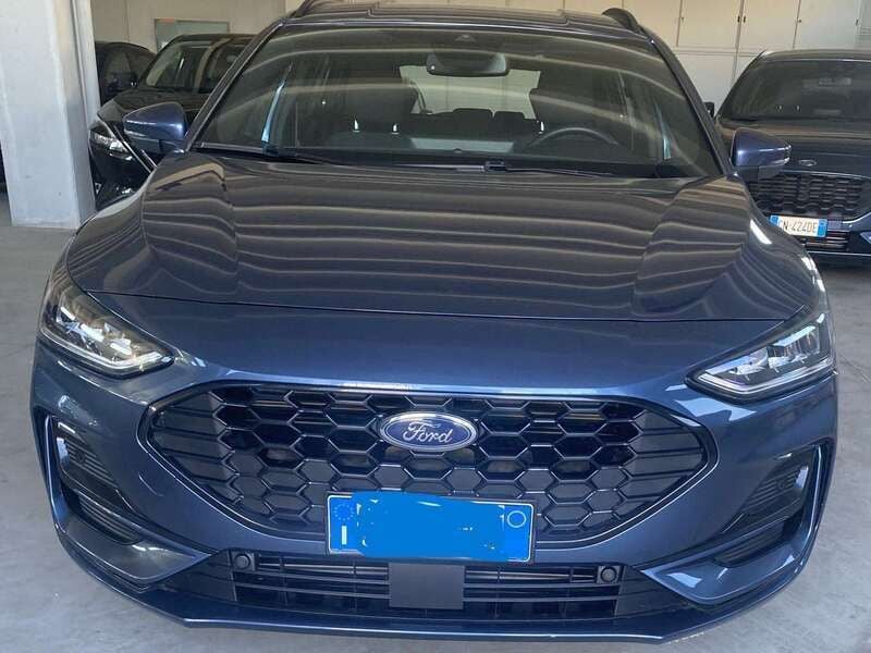 Blue chrome Usata 2023 Ford Focus ST-Line Station wagon | 18.500 € (Ottimo prezzo) - Immagine 1/4