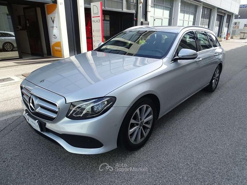 Argento Usata 2018 Mercedes E220 Business Station wagon | 20.600 € (Buon prezzo) - Immagine 1/4