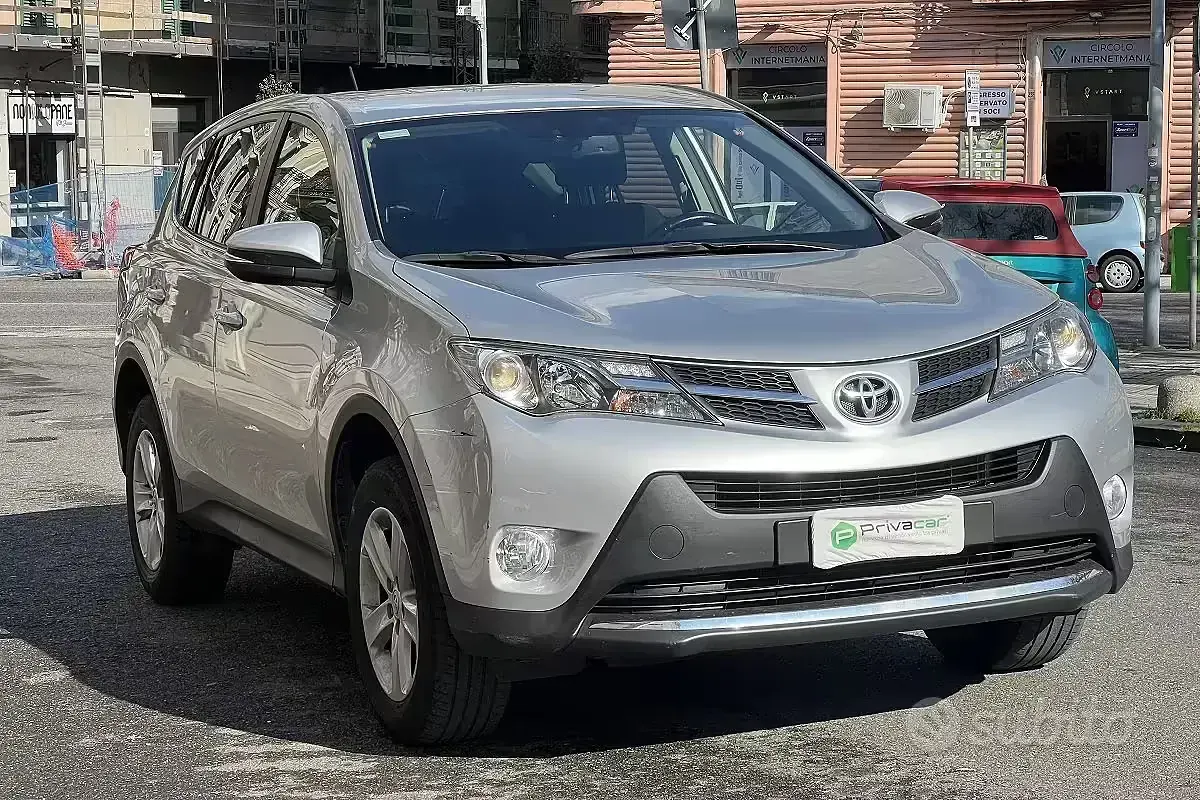 Second-hand Toyota RAV4 124 CP (91 kW) 2014 Gri SUV