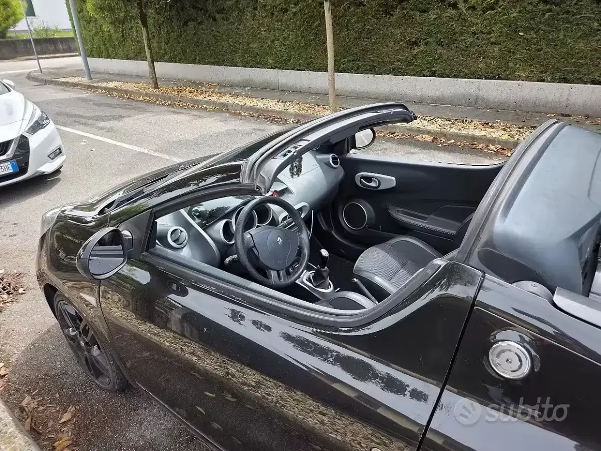 Usata Renault Wind 100 CV (73 kW) 2011 Nero Cabrio