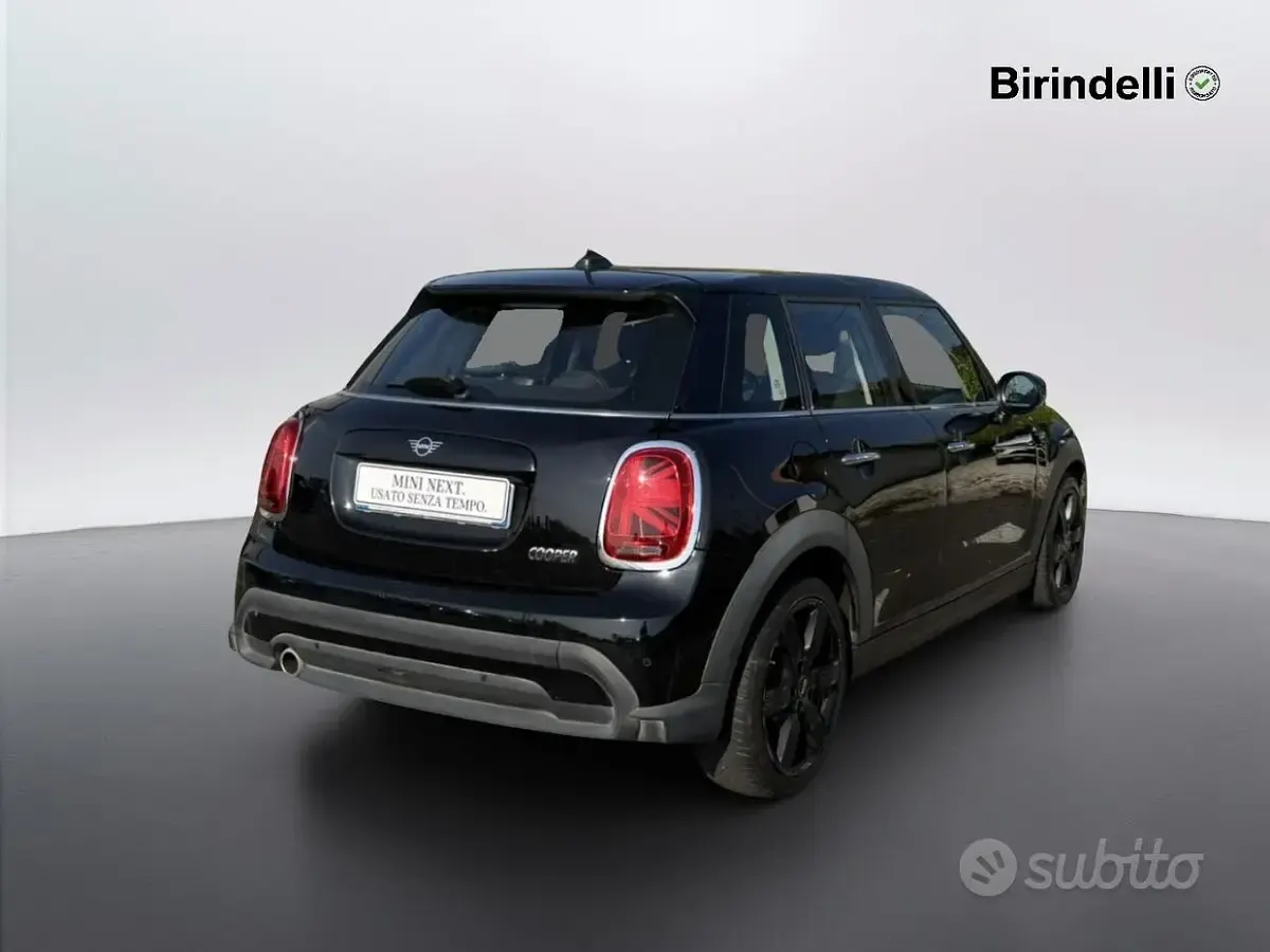 Usata Mini Cooper Business 136 CV (100 kW) 2021 Midnight black metallizzato Utilitaria