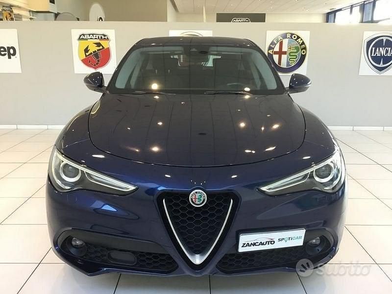 Usata Alfa Romeo Stelvio Business 210 CV (154 kW) 2017 Blu SUV