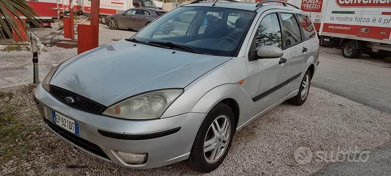 Usata Ford Focus 100 CV (73 kW) 2002 Grigio Station wagon