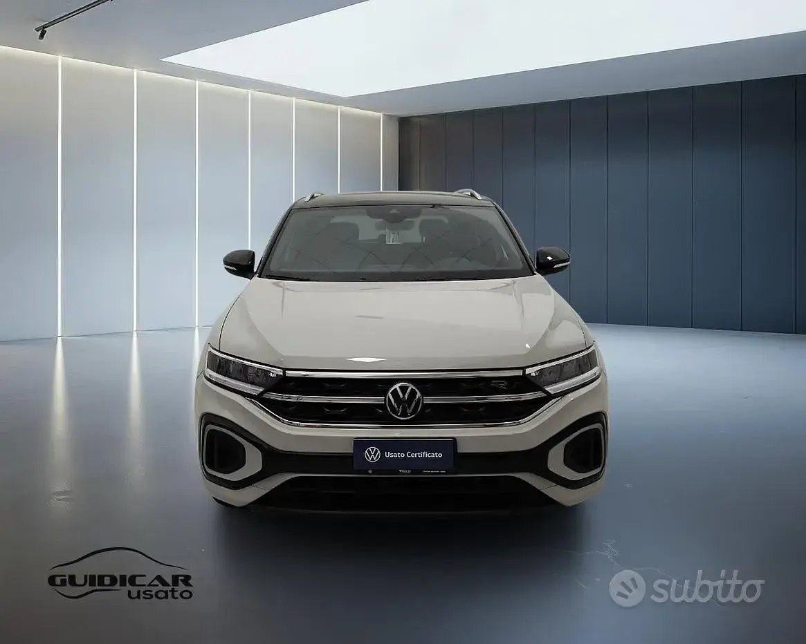 Usata VW T-Roc R-line 116 CV (85 kW) 2023 Beige SUV