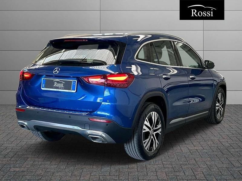 Usata Mercedes GLA200 Advanced Plus 150 CV (110 kW) 2023 Blu metalizzato SUV