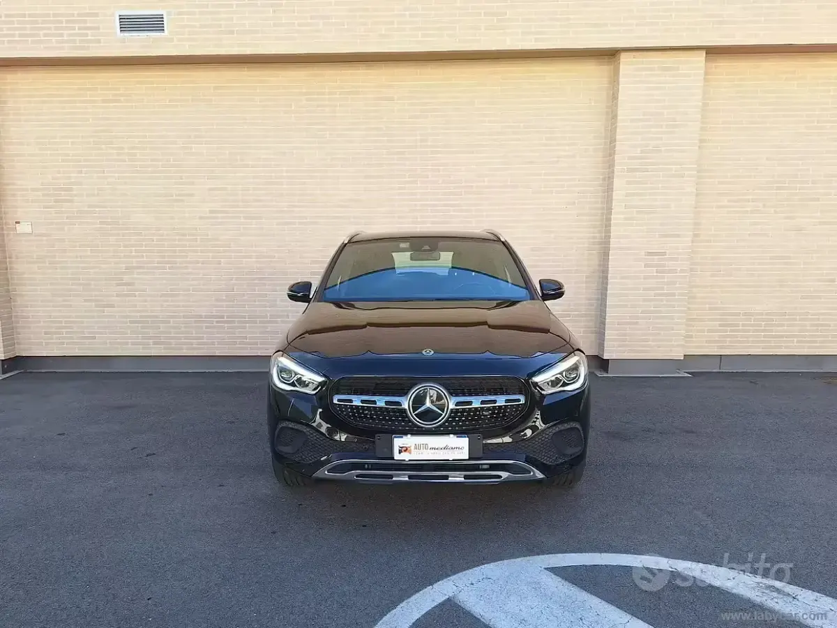 Usata Mercedes GLA200 150 CV (110 kW) 2020 Nero SUV