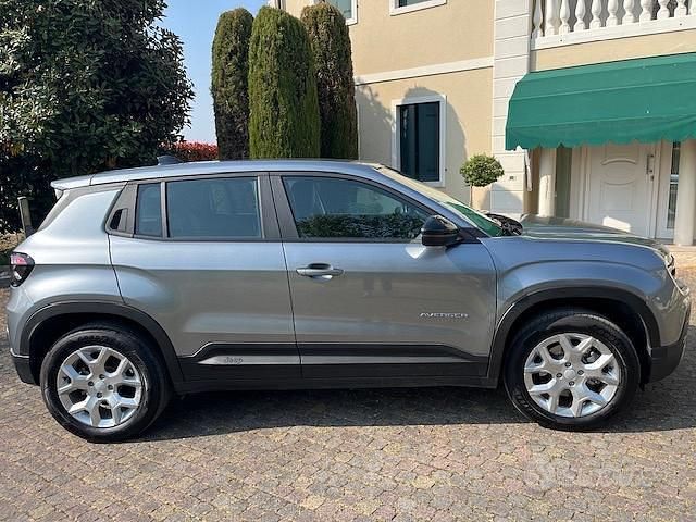 Usata Jeep Avenger EV Altitude 74 kW (101 CV) 2024 Grigio SUV