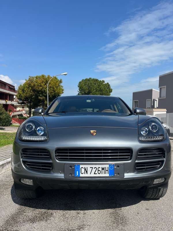 Usata 2004 Porsche Cayenne SUV | 8000 € (Buon prezzo) - Immagine 1/4