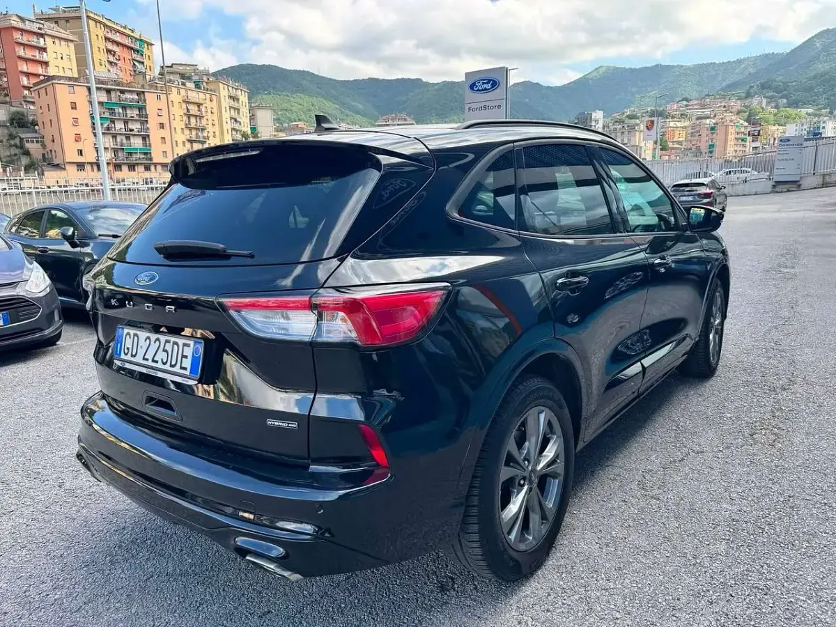 Usata Ford Kuga ST-Line 152 CV (111 kW) 2021 Nero SUV