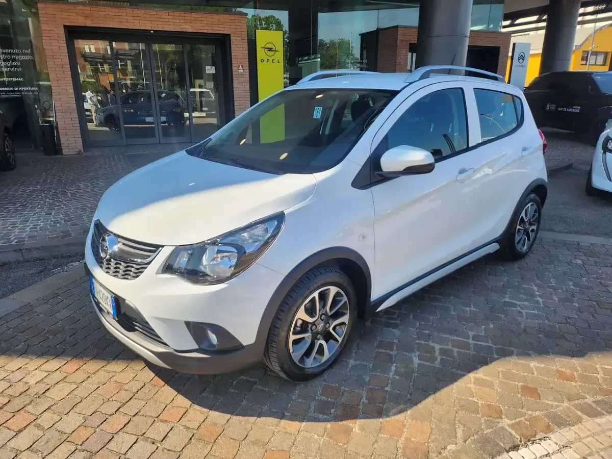 Usata Opel Karl Rocks S 73 CV (53 kW) 2019 Bianco Utilitaria
