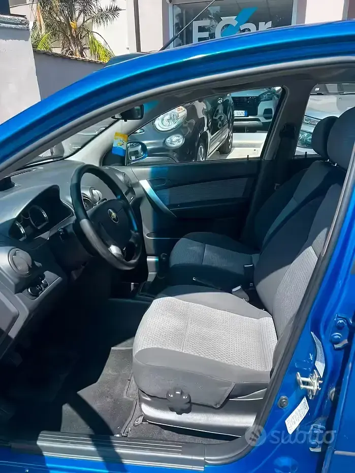 Usata Chevrolet Aveo LT 82 CV (60 kW) 2010 Blu Utilitaria