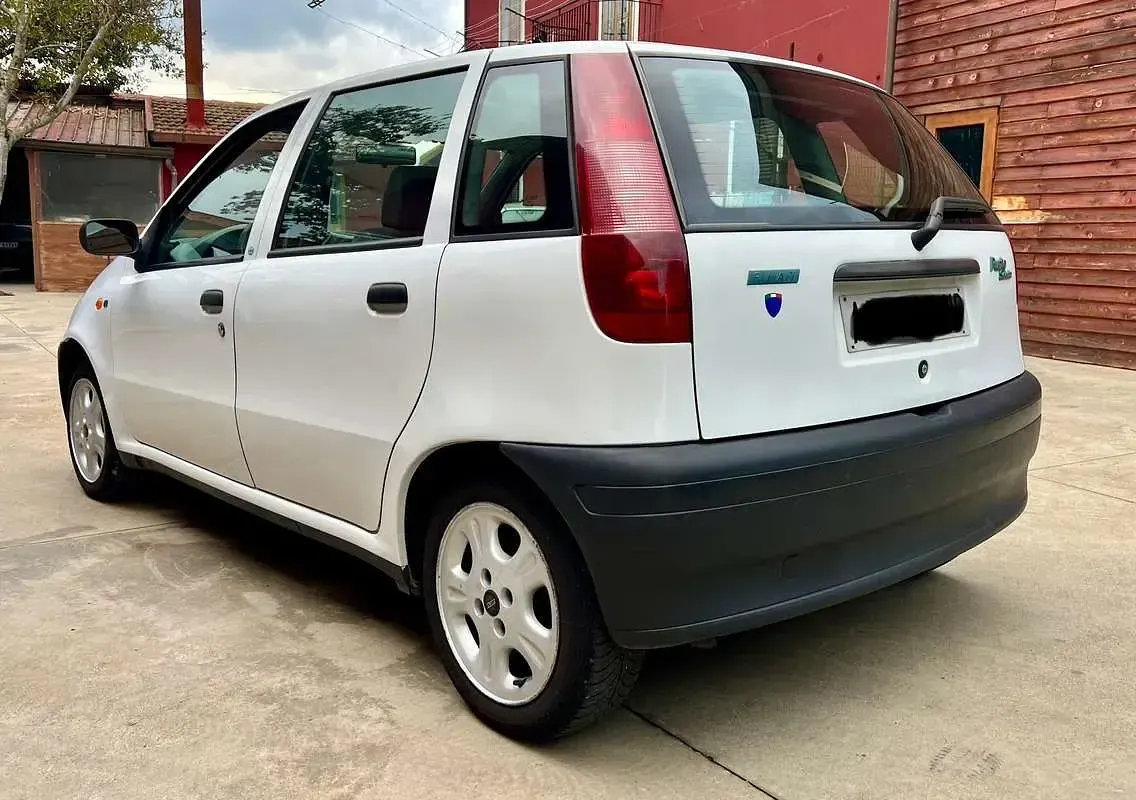 Usata Fiat Punto 60 CV (44 kW) 1994 Bianco Berlina