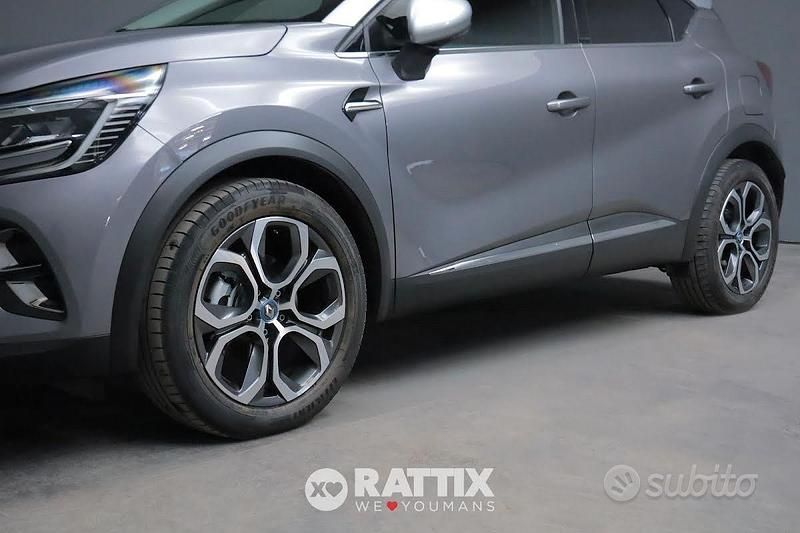 Usata Renault Captur Initiale Paris 160 CV (117 kW) 2020 Grigio SUV