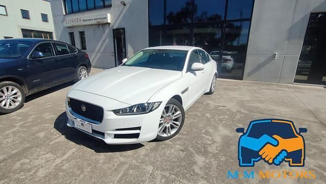 Usata Jaguar XE Prestige 241 CV (177 kW) 2017 Bianco Berlina