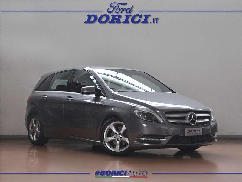Usata Mercedes B200 Premium 136 CV (100 kW) 2012 Grigio Monovolume