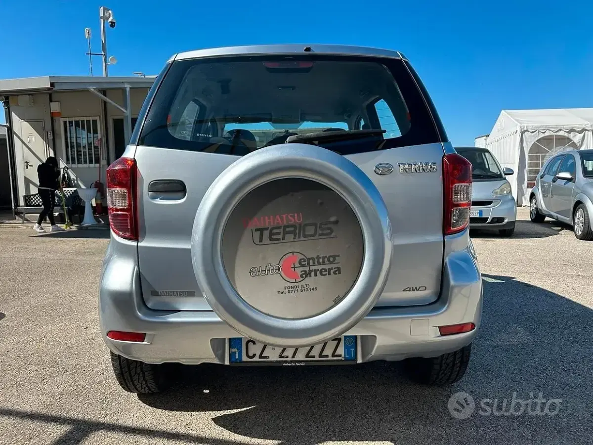 Usata Daihatsu Terios 105 CV (77 kW) 2007 Grigio SUV