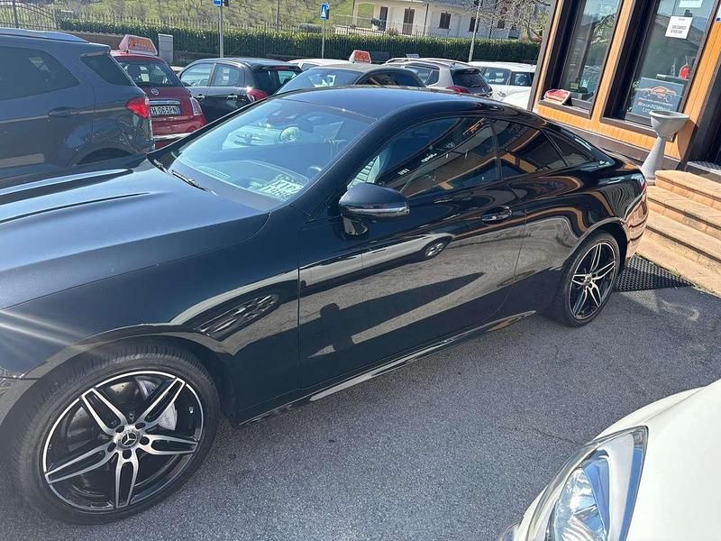 Usata Mercedes E220 AMG line 194 CV (142 kW) 2018 Other Coupé