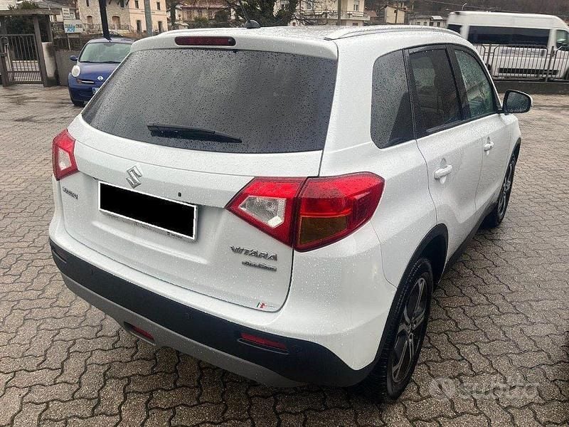 Usata Suzuki Vitara 120 CV (88 kW) 2016 Bianco SUV