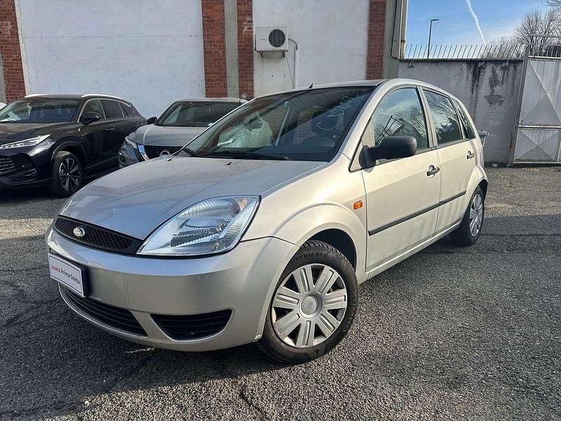 Blu/azzurro Usata 2002 Ford Fiesta Zetec Tre volumi | 2990 € (Buon prezzo) - Immagine 1/4